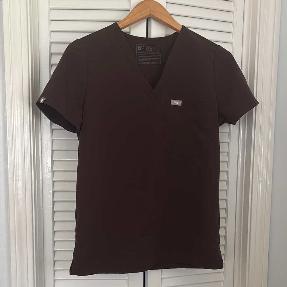 Figs Set of Women's Espresso Catarina Top and Zamora Jogger